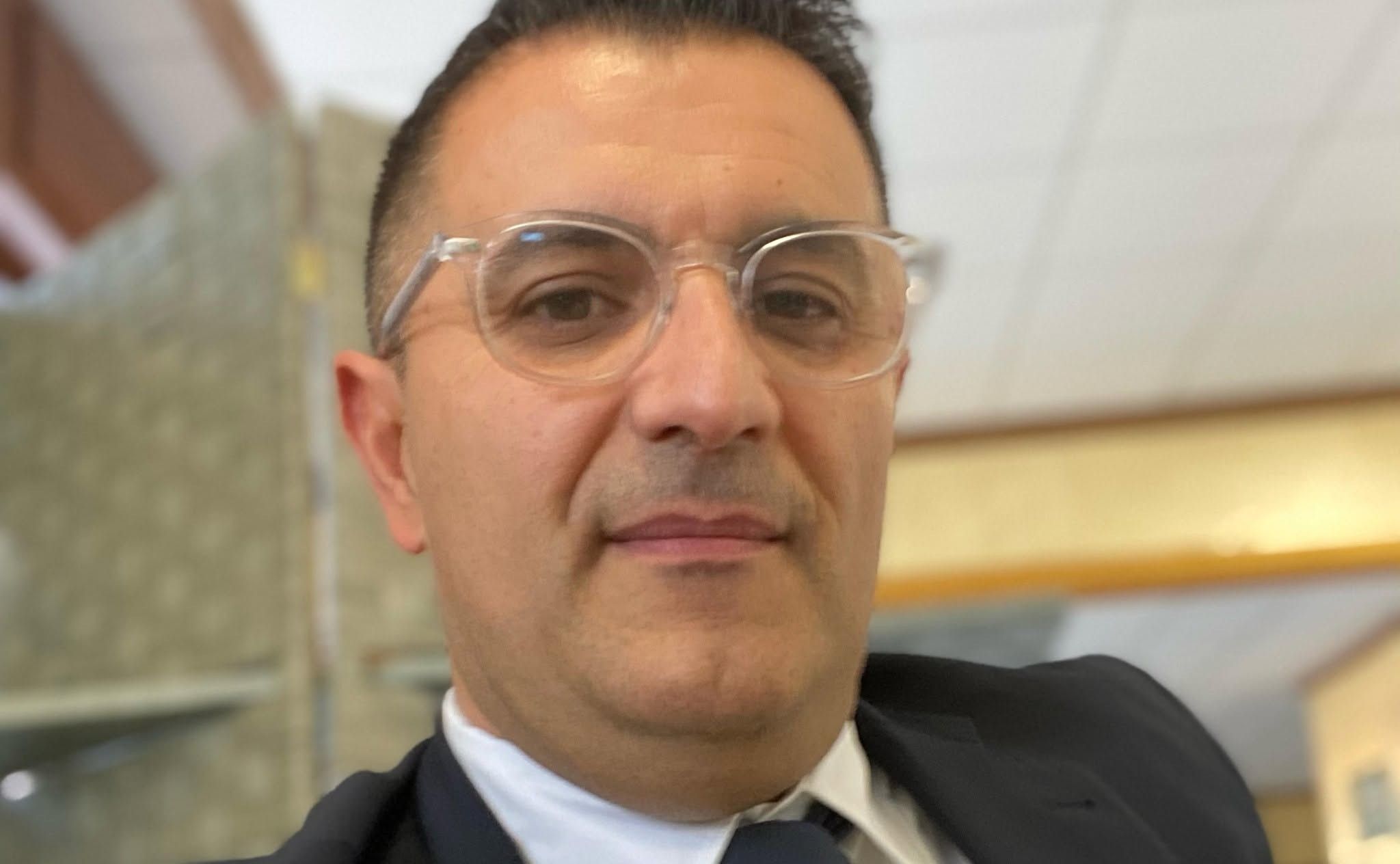 La denuncia del sindaco di Fagnano: «vittima di minacce e aggredito a bastonate»