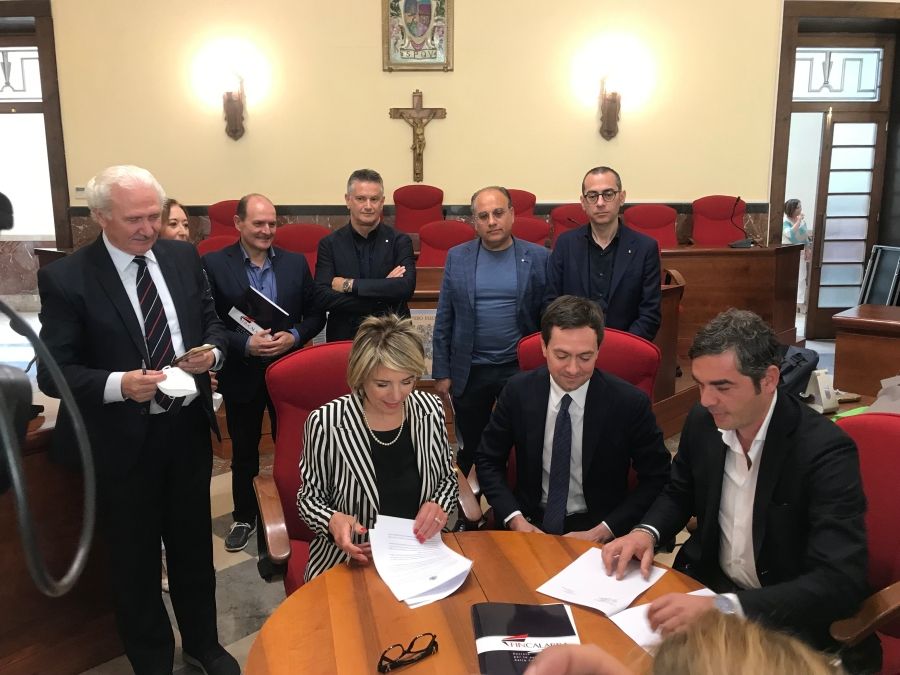 Vibo Valentia, aperto lo sportello informativo Fincalabra