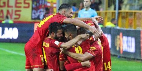 Il Catanzaro continua a volare, Feralpisalò travolta e secondo posto in classifica