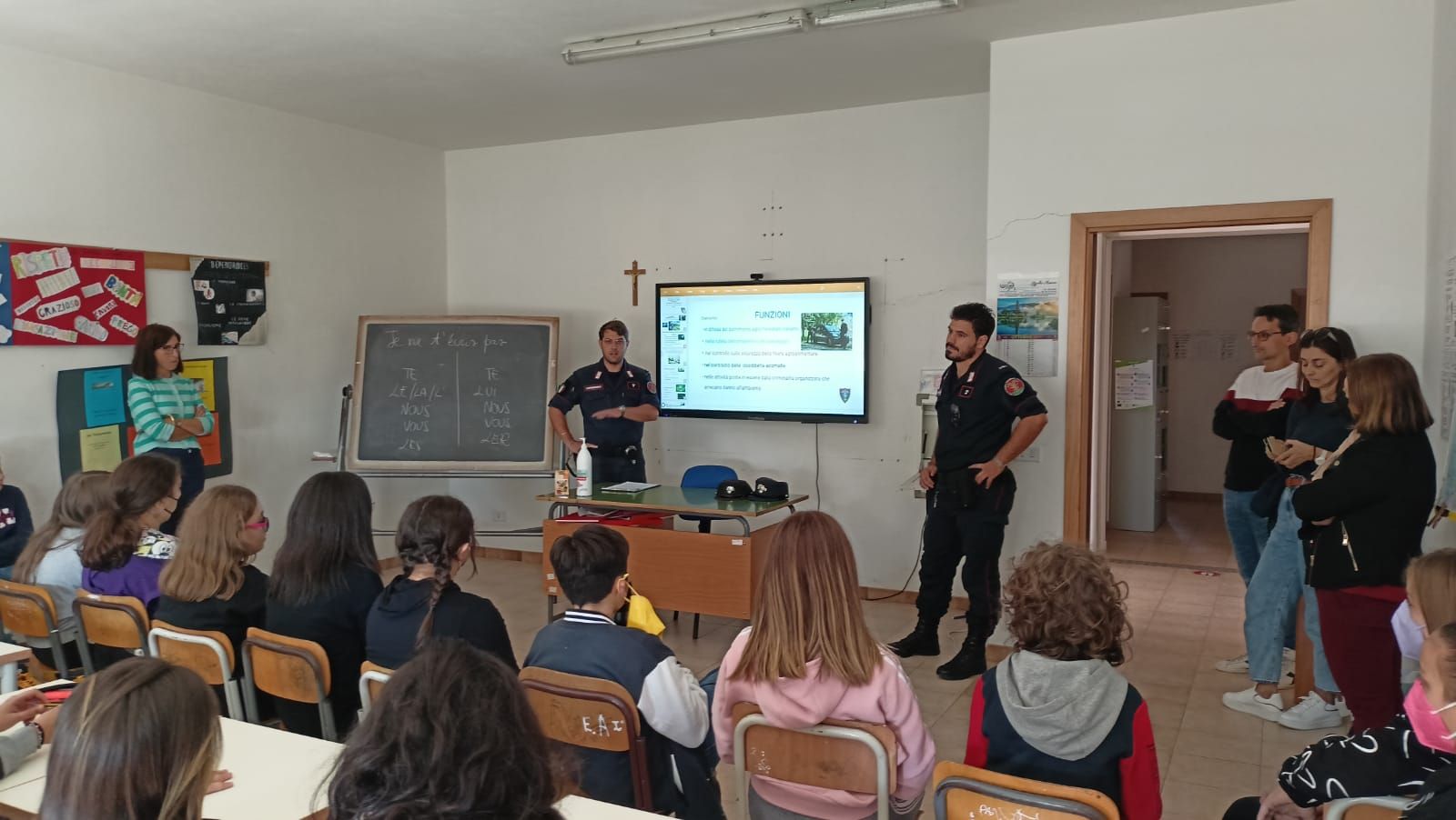 Cosenza, i Carabinieri forestali incontrano gli studenti