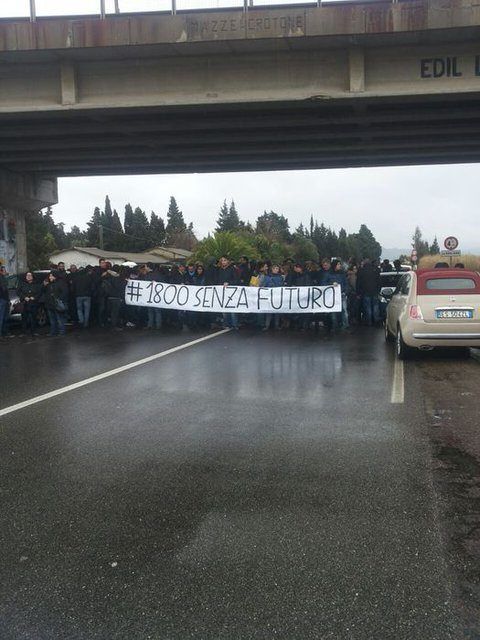 «Ci stanno portando via il futuro»