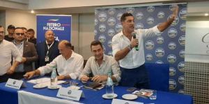 Futuro Nazionale, Vannacci in Calabria detta la linea: «Stop all’immigrazione e massimo impegno contro la ‘ndrangheta»