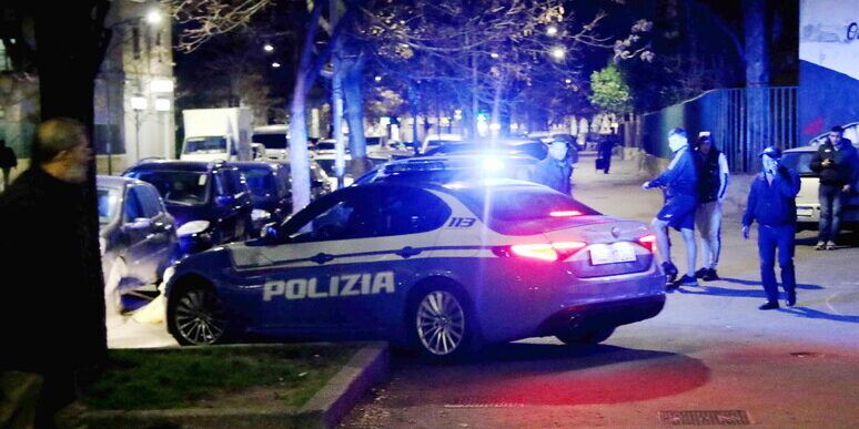 Rissa con armi da fuoco a Milano, 14 arresti