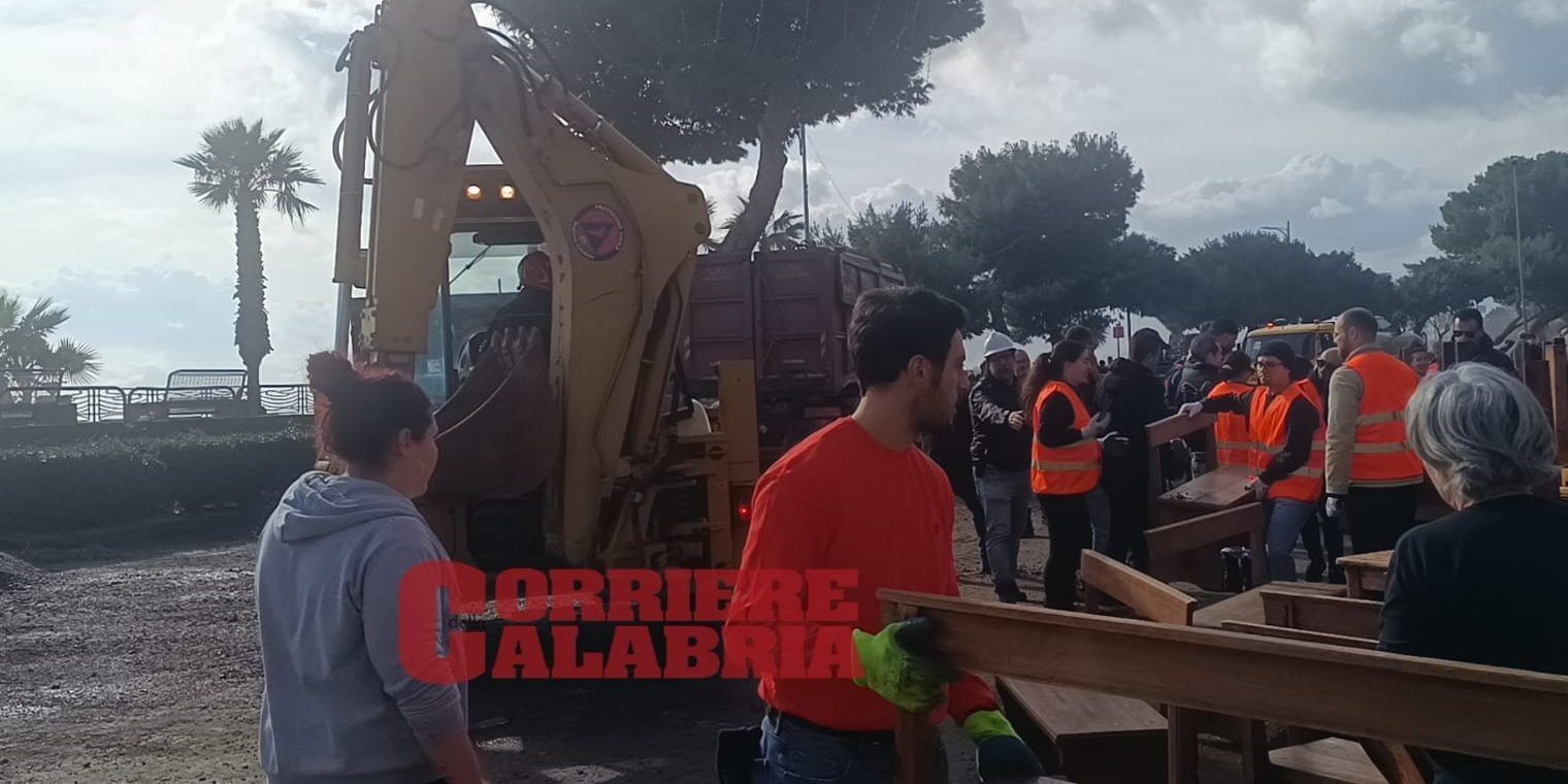 L’orgoglio dei “marinoti” e la tenacia dei volontari. Così Catanzaro si “ribella” all’emergenza – FOTO