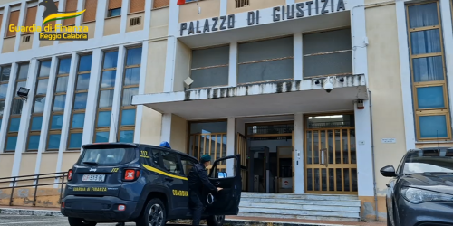Corruzione in ospedale, bufera sulla sanità a Locri: arrestati un medico e un primario, 90 gli indagati - VIDEO