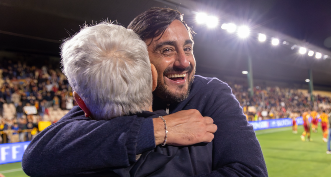 La favola del Catanzaro contro il calcio dei miliardi: a un passo dalla serie A dopo 43 anni