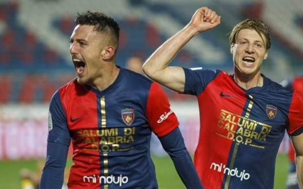 Un derby da brividi: Nasti la ribalta nel recupero, è gioia Cosenza