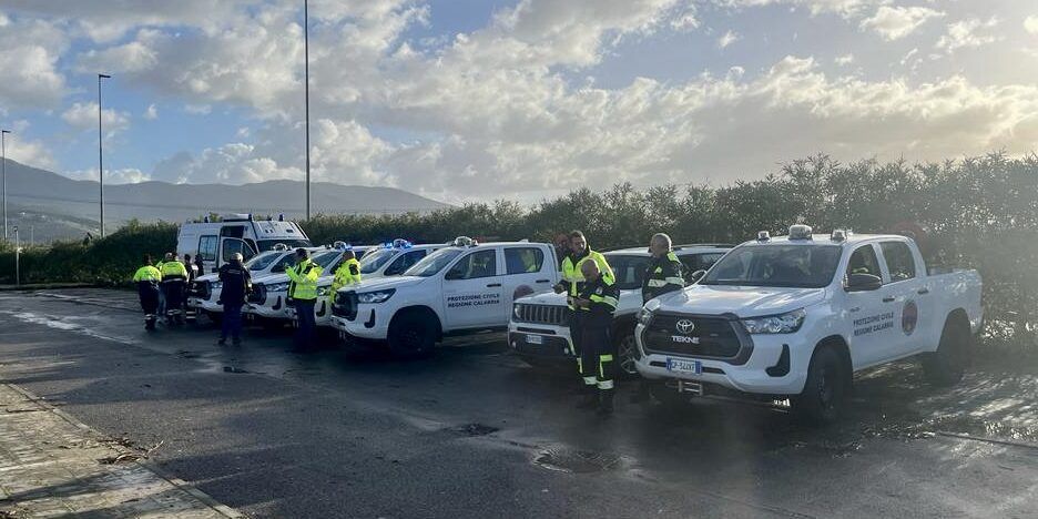 Toscana, in azione la Protezione civile Calabria: «Situazione difficile» – VIDEO