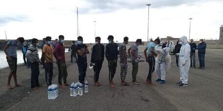 Migranti, in 140 arrivati a Crotone in due sbarchi