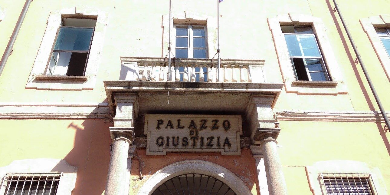 Anziano in carrozzina uccide il figlio della sua badante