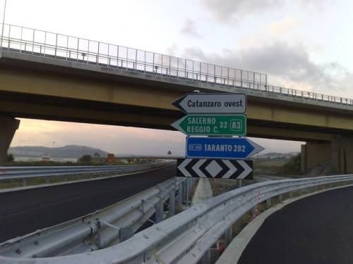 “Nuova” 106, riapre lo svincolo di Germaneto