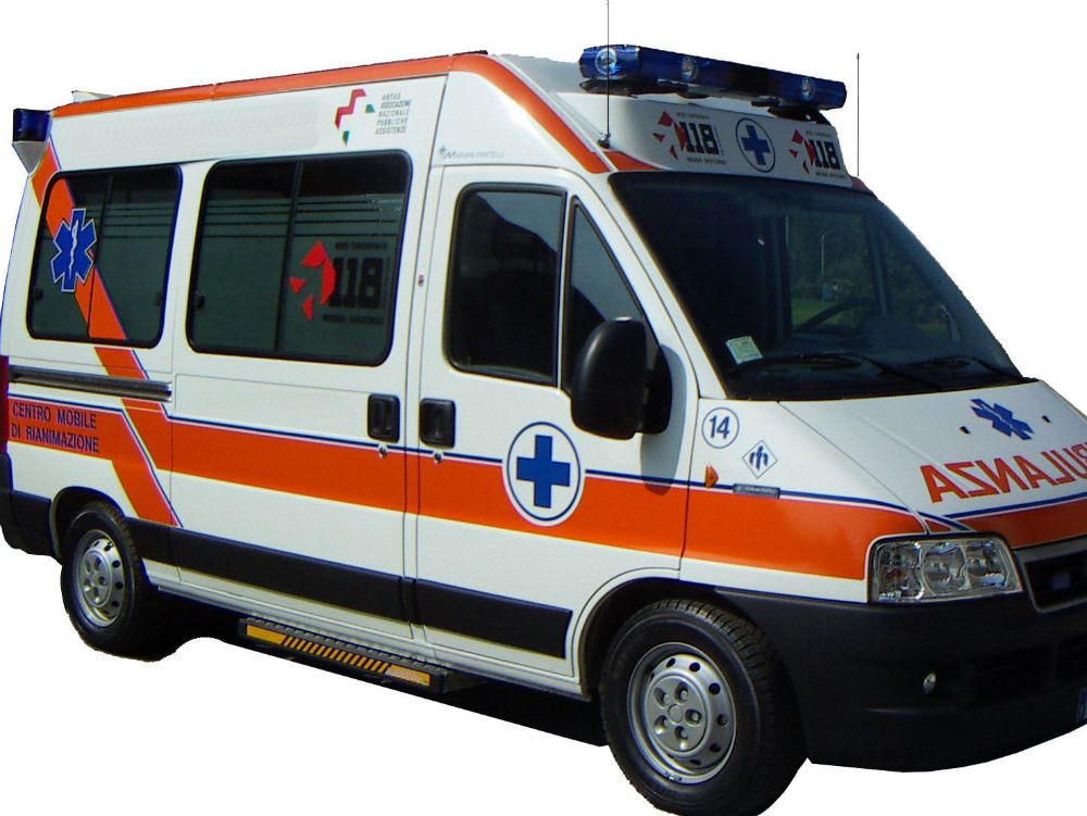 Scontro frontale a Montepaone, 3 feriti