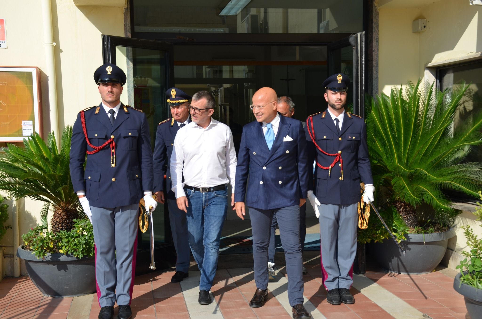 Il sottosegretario alla Giustizia Delmastro in visita alla Questura di Crotone