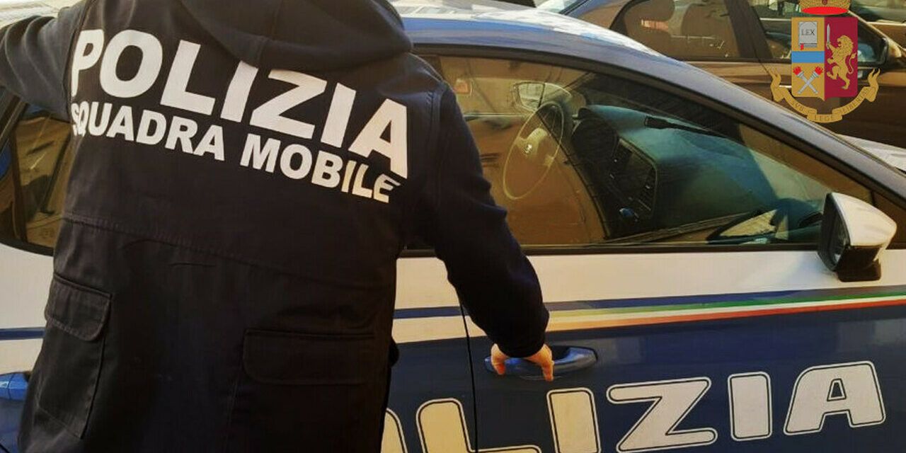 Crotone, arrestati 3 scafisti. Avevano tentato di confondersi tra i migranti