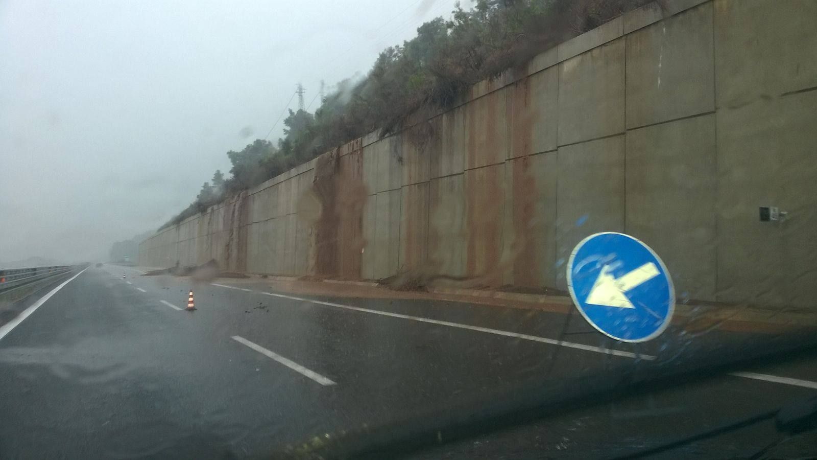 Caos sull'A3, Anas: «Colpa della bomba d'acqua»