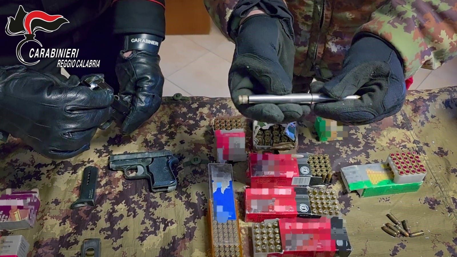Scoperte armi clandestine e una “penna-pistola”: un arresto nel Reggino – VIDEO