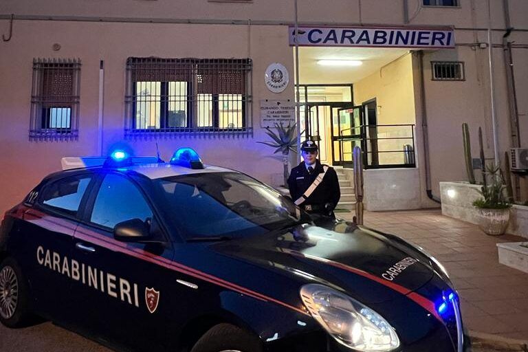 Perseguita una donna e la sua famiglia, 37enne arrestato a Isola Capo Rizzuto
