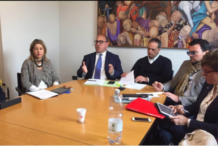 Cosenza, Ambrogio si difende: «Pettegolezzi da comare di paese»