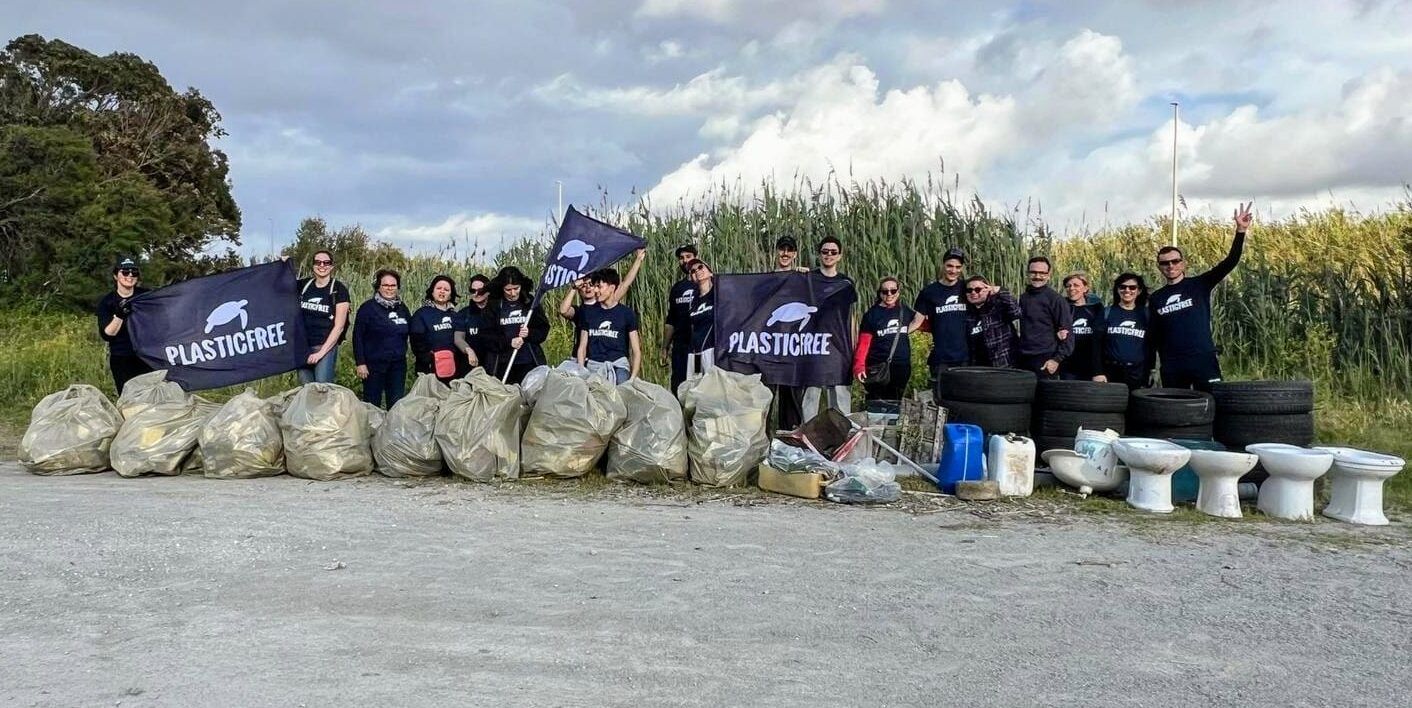 In Calabria rimossi quasi 7mila chili di rifiuti dai volontari Plastic Free