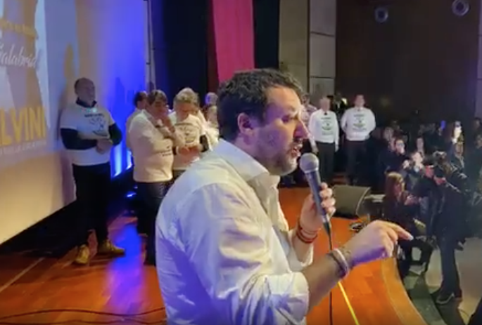 Salvini a Crotone: «Siamo qui perché vogliamo portare gli ultimi tra i primi»