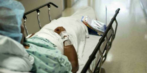 Ferito da petardo, amputata mano destra a bimbo di 10 anni