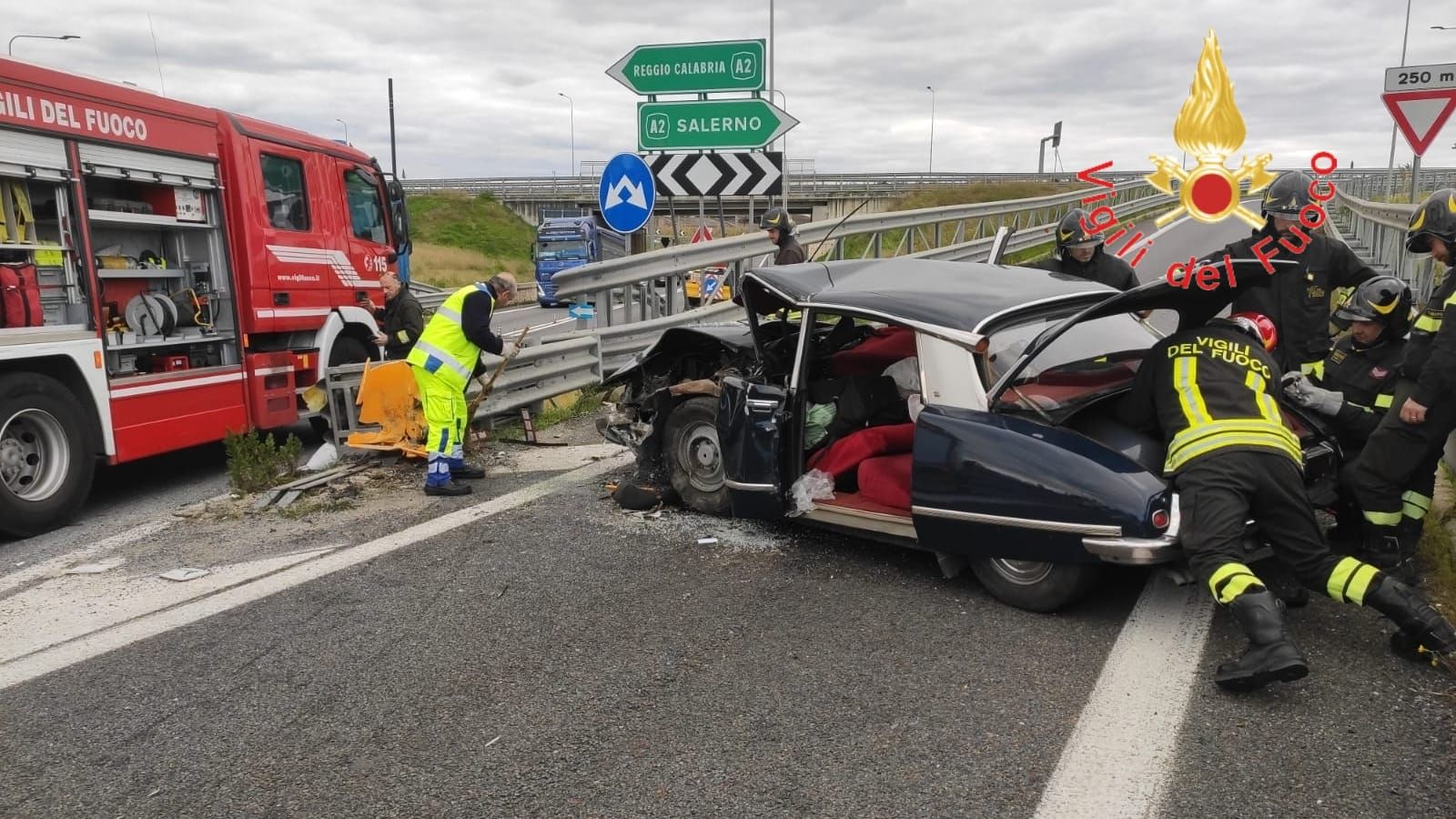 Incidente sulla A2 nei pressi dello svincolo di Lamezia, un morto e tre feriti