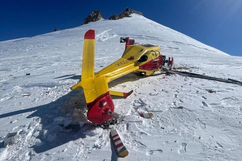 Elicottero del 118 cade sul Monte Rosa, equipaggio illeso