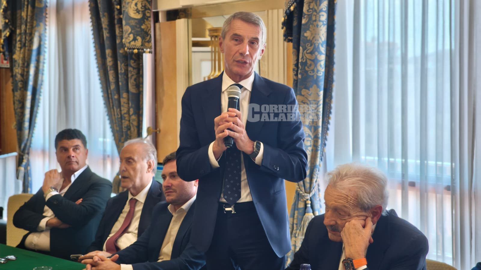 L’Udc con De Poli e Cesa presenta la lista a sostegno di Occhiuto: «Ha cambiato la visione della Calabria»