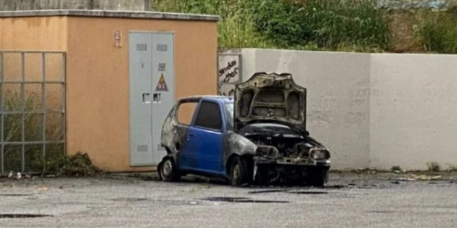 Corigliano Rossano, ancora una notte di fuoco: 27° mezzo avvolto dalle fiamme dall’inizio dell’anno