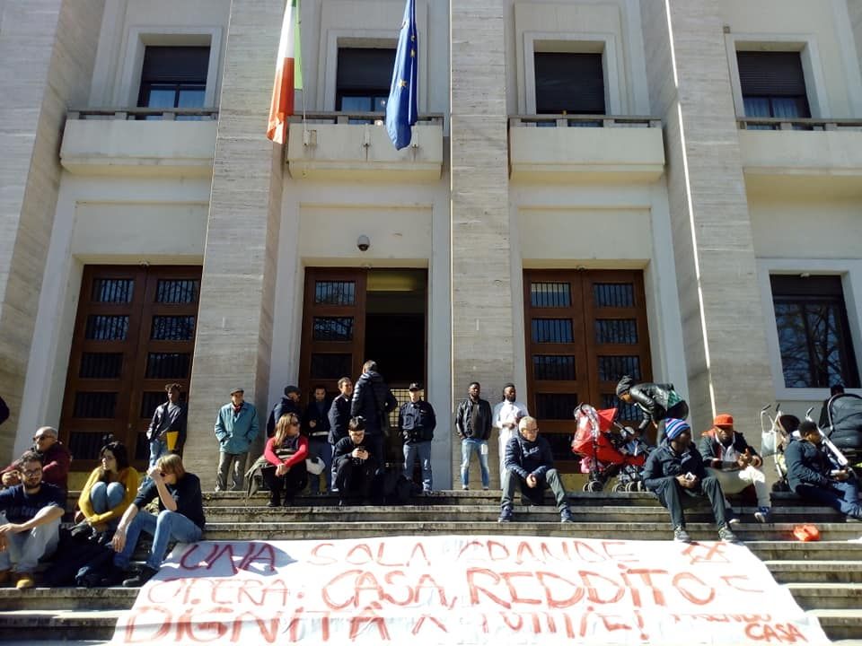 Emergenza casa, l'Aterp non forza sugli sgomberi