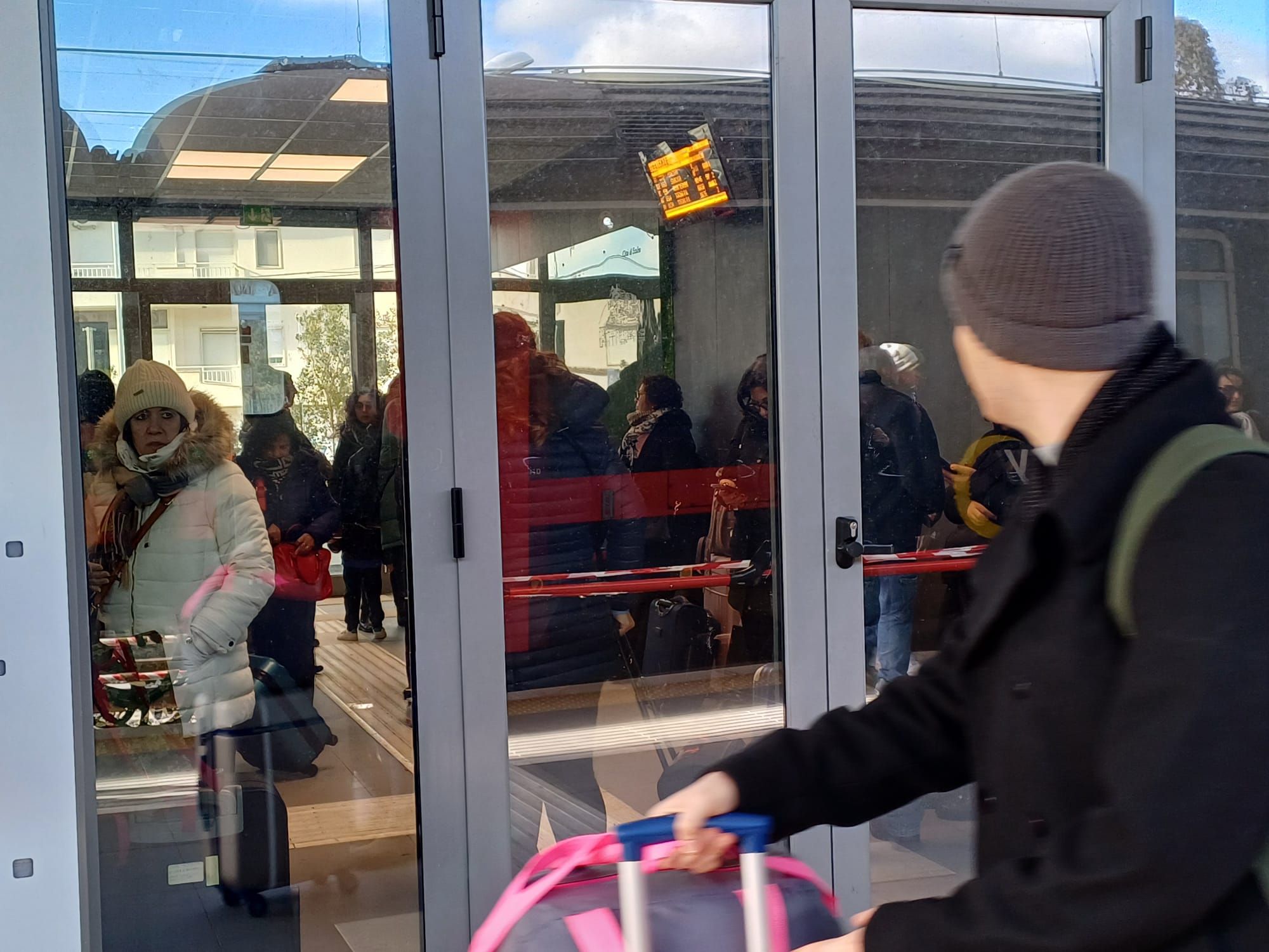Riprende la circolazione dei treni tra Reggio Calabria e Sapri «con riduzioni di velocità»