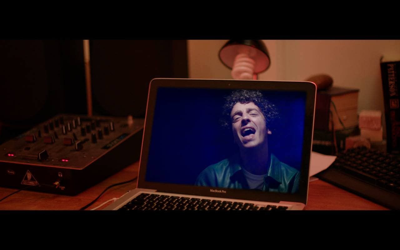 Esce oggi il video “Il mio vizio” di Eman