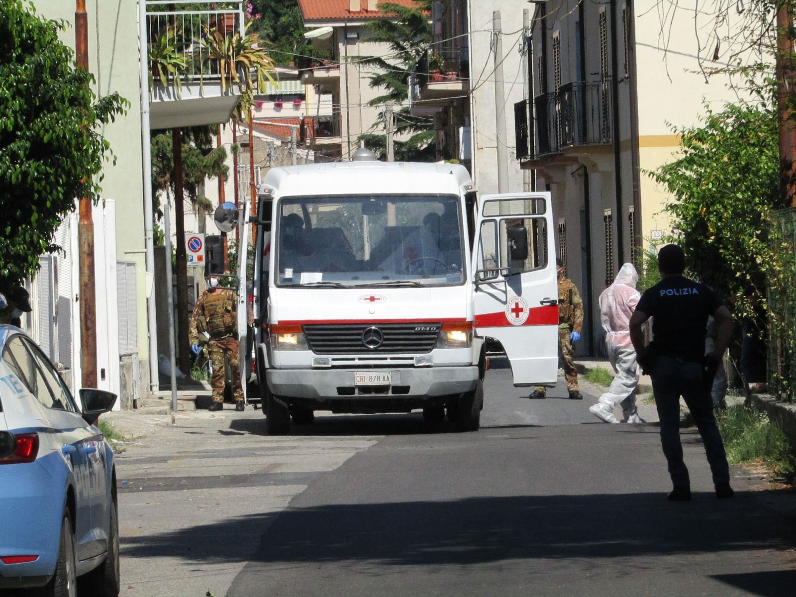 Caso migranti di Amantea, trasferito a Isola il gruppo non contagiato – FOTO