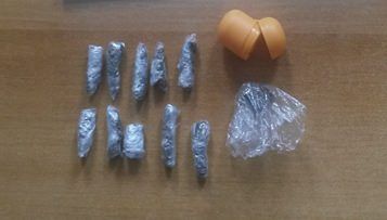 Spacciava droga, arrestato