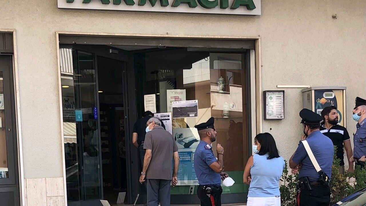 Saline Ioniche, attentato alla farmacia Gullì: solidarietà dal mondo della politica