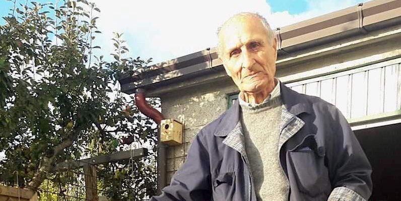 Folla commossa a San Giovanni in Fiore per l’addio al maestro e poeta Giuseppe Oliverio