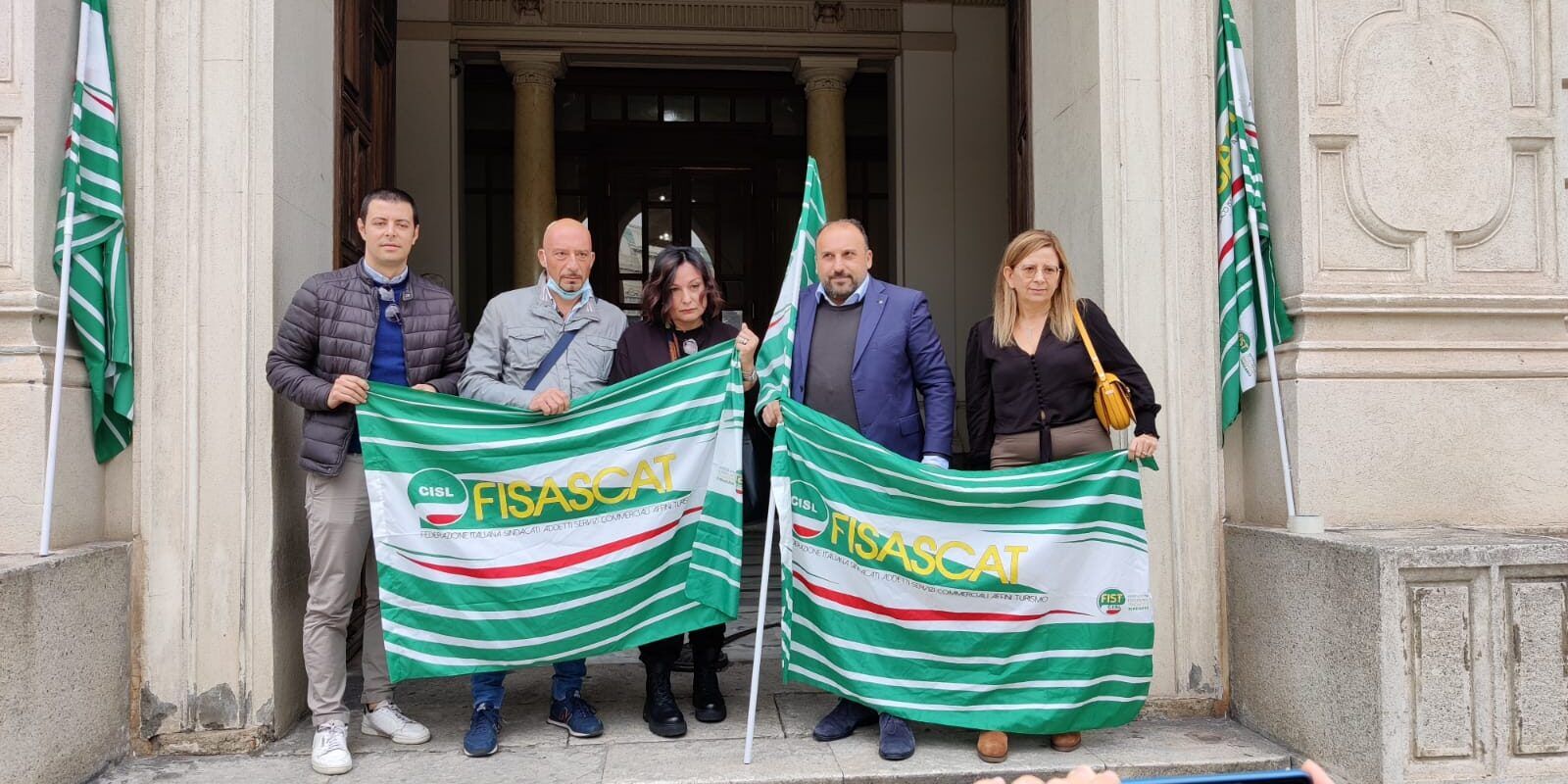 Lavoratrici licenziate da “Hermes”, la replica del sindacato: «Mai approvata soppressione “area quadri”»