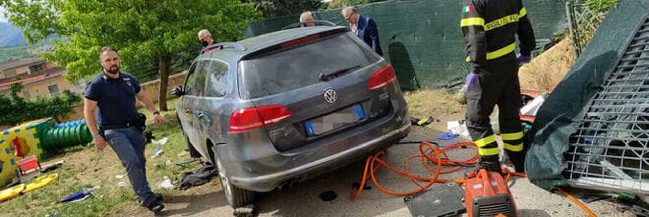 Auto “killer” sull’asilo, «errore umano» alla base della tragedia