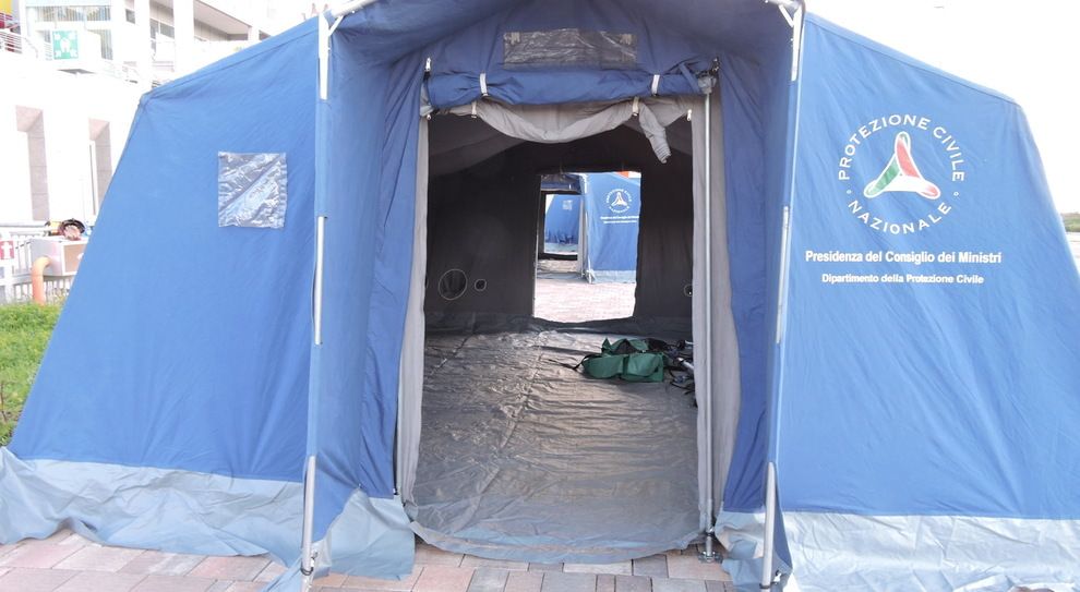 Ospedale “La Madonnina”, installata la tenda pre-triage anti-Covid