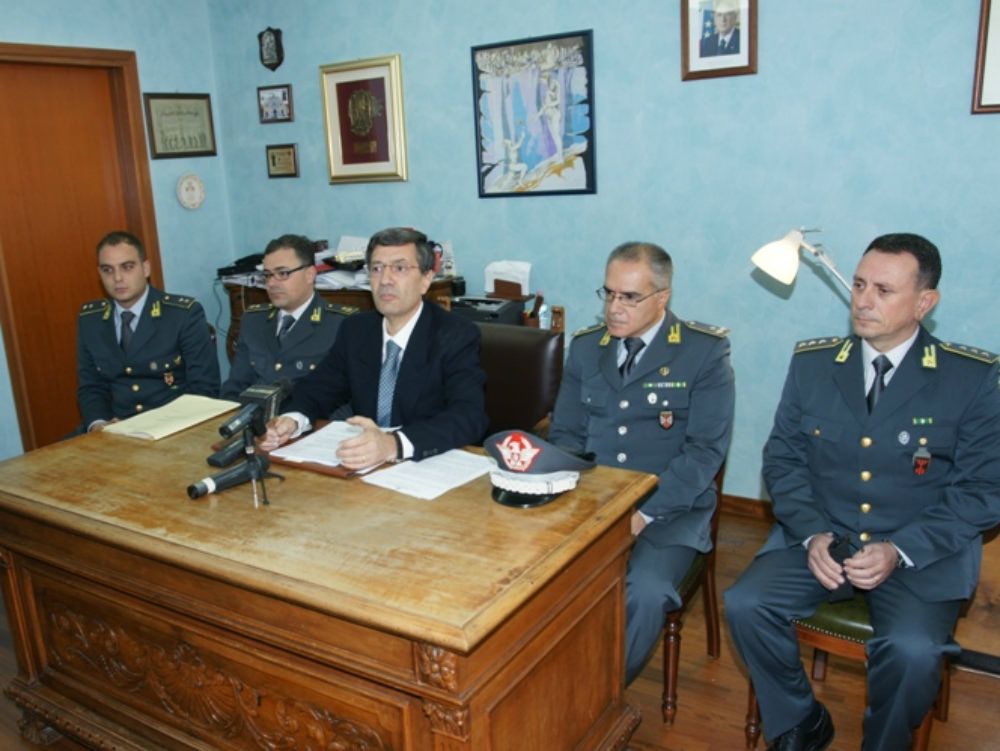 Tassi usurari del 200%  Dieci arresti a Lamezia