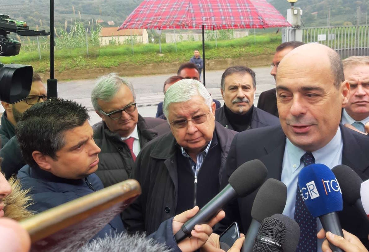 I vertici dem agli iscritti: «La nostra è l'unica coalizione libera. Callipo unico credibile»