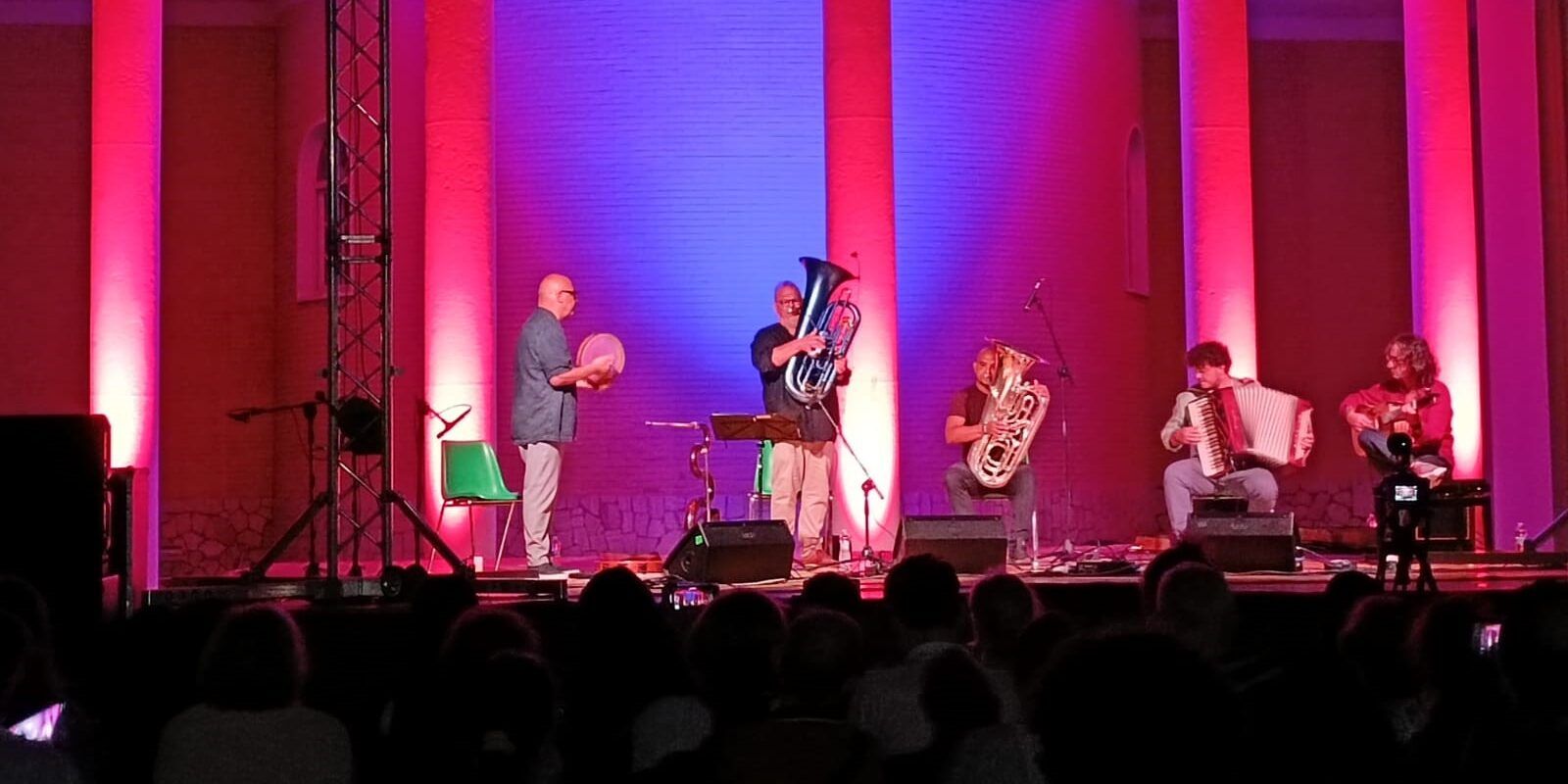 Un ponte musicale tra Oriente e Occidente sul palco del Tarantella Power