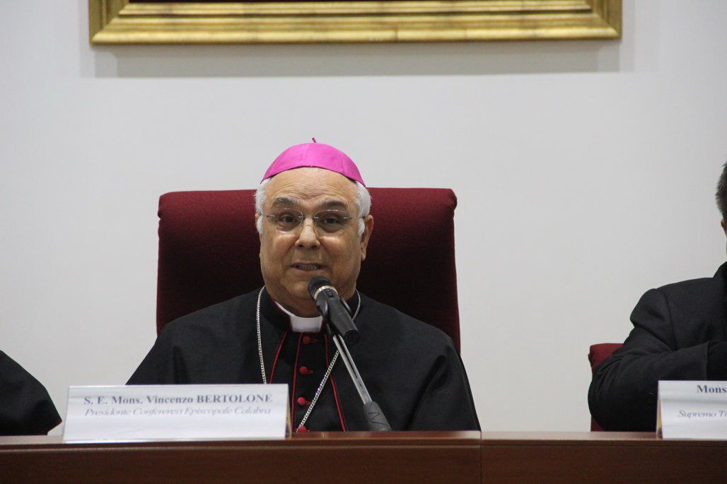 Bertolone: «Il welfare sia sostenibile». Nuovo "no" al regionalismo differenziato