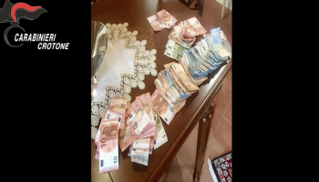 Il Crotonese fortino del narcotraffico: a Cirò e Isola tra “bacinelle comuni”, armi e fiumi di droga gestiti dai clan