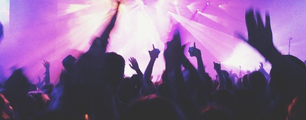 Escort nei locali della movida, tra i clienti anche calciatori della Serie A