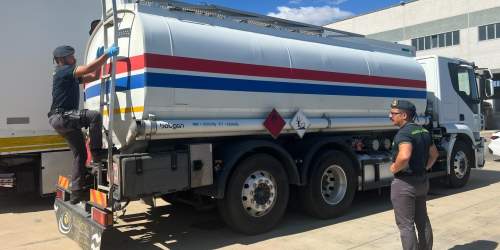autobotte con 2mila litri di gasolio in più rispetto ai documenti