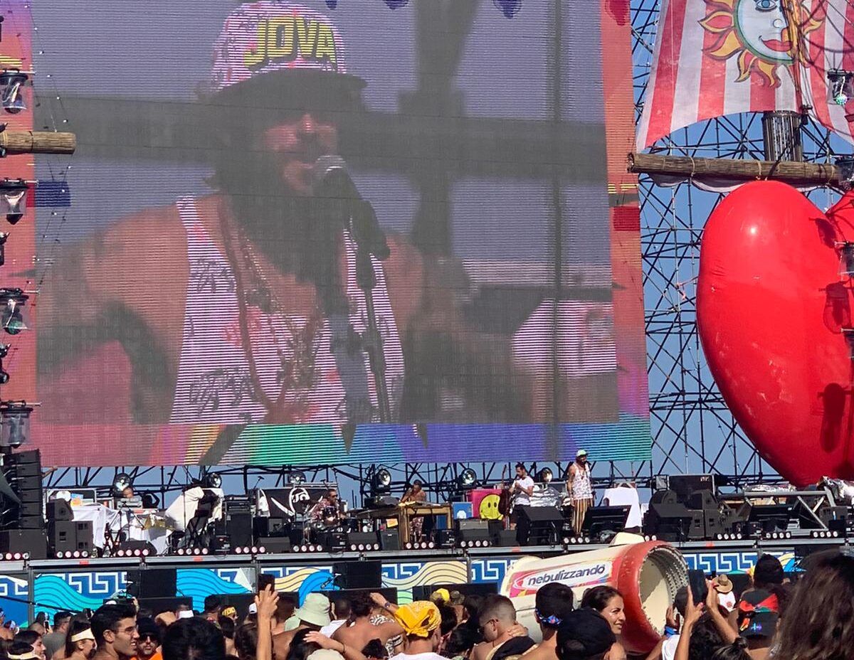 «Lasciamo questo posto migliore di come l’abbiamo trovato». Seconda tappa del Jova Beach Party a Roccella – FOTO e VIDEO