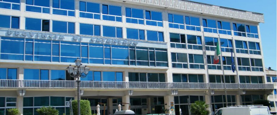 “Conte” interne e prove di intesa: per i partiti il test delle Provinciali di Catanzaro e Cosenza