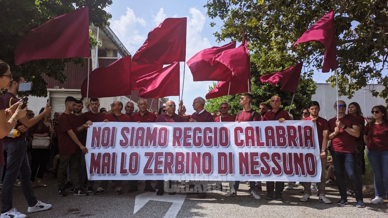 Un nuovo e «sovrano» aeroporto per Reggio Calabria: dallo Stretto le rivendicazioni contro la politica – VIDEO