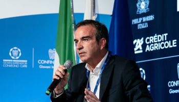 «Lo Stato si fidi dei cittadini, basta permessi preventivi»